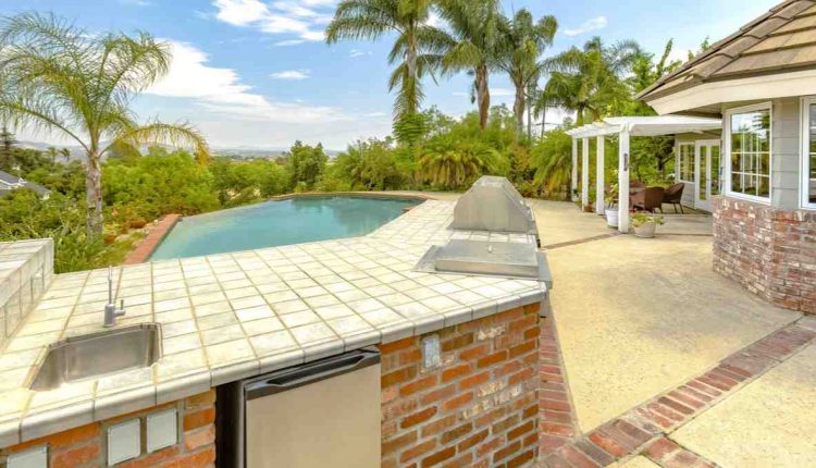 What is the best month to go to San Diego?