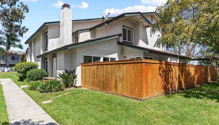 The Encinitas Planning Commission elects a new chairman