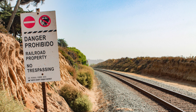 Encinitas completes pedestrian rail crossing
