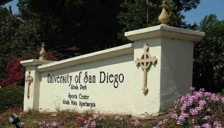 The new Encinitas coastal mixed-use site is selling for $ 7.9 million